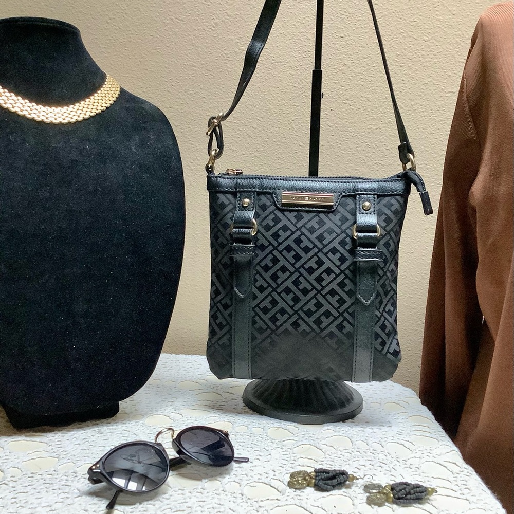 TOMMY HILFIGER Designer Crossbody Black and Gold Y2K Style